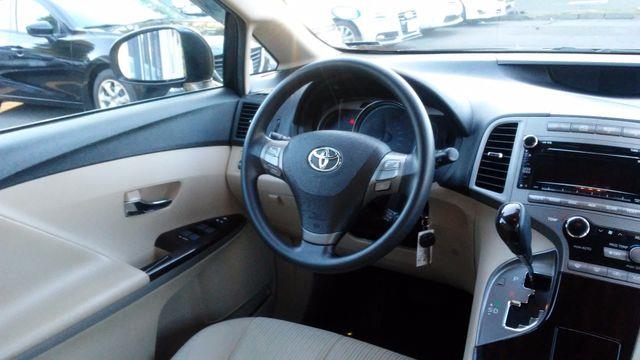2011 Toyota Venza FWD 4cyl photo