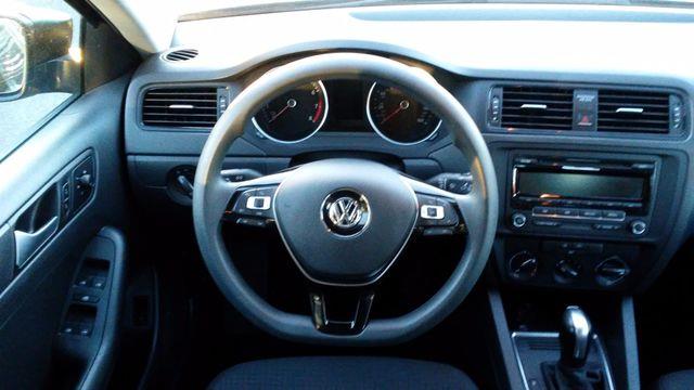 2015 Volkswagen Jetta 2.0L S photo