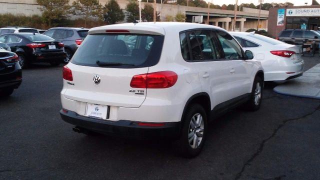 2013 Volkswagen Tiguan S 4Motion photo