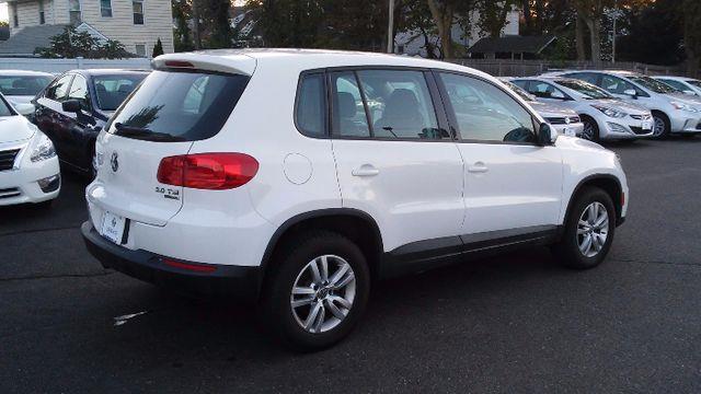 2013 Volkswagen Tiguan S 4Motion photo