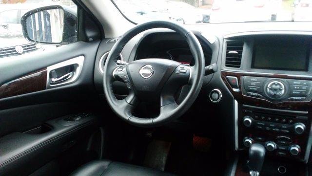 2015 Nissan Pathfinder SL photo