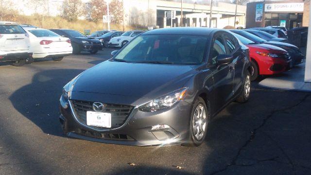 The 2015 Mazda Mazda3 4dr Sdn Auto i Sport photos