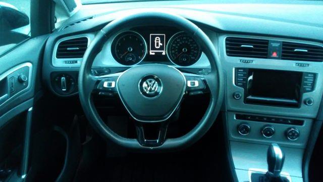 2015 Volkswagen Golf TSI SE photo