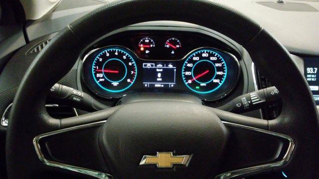 2017 Chevrolet Cruze LS photo