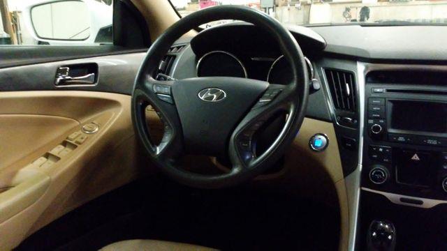 2015 Hyundai Sonata Hybrid 4dr Sdn photo