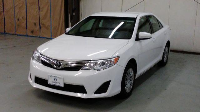 The 2014 Toyota Camry L photos