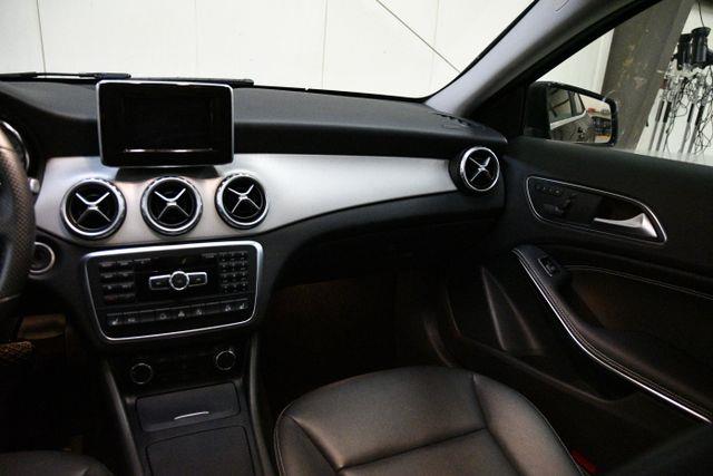 2015 Mercedes-Benz GLA 250 4MATIC 4dr GLA 250 photo