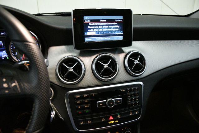 2015 Mercedes-Benz GLA 250 4MATIC 4dr GLA 250 photo