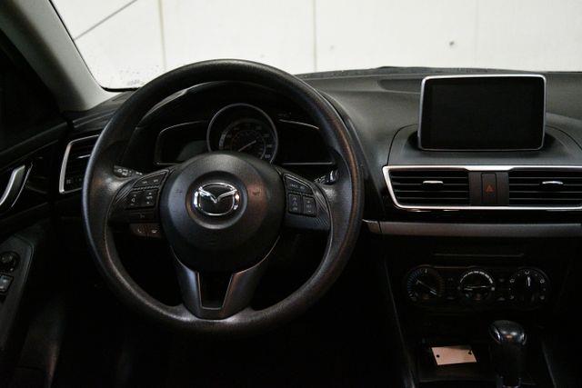 2015 Mazda Mazda3 i Sport photo