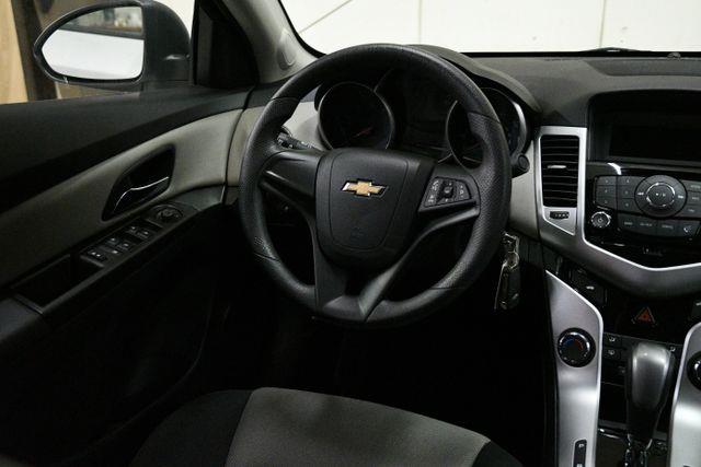 2016 Chevrolet Cruze Limited LS photo