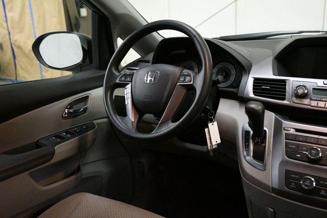 2015 Honda Odyssey LX photo