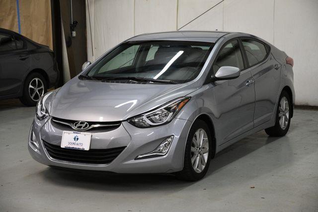 The 2015 Hyundai Elantra SE photos