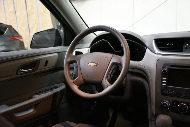 2015 Chevrolet Traverse LS photo