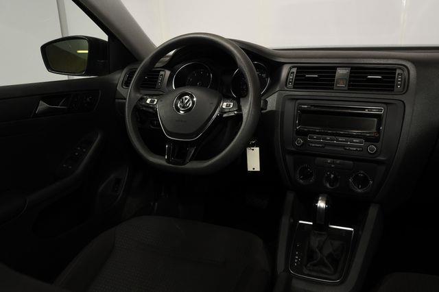 2015 Volkswagen Jetta 2.0L S photo