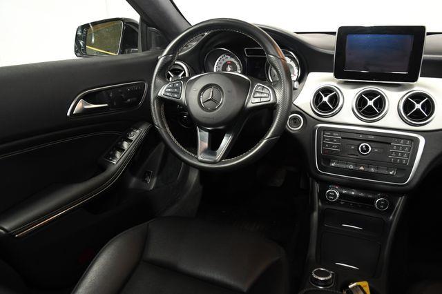 2015 Mercedes-Benz CLA 250 LEATHER photo