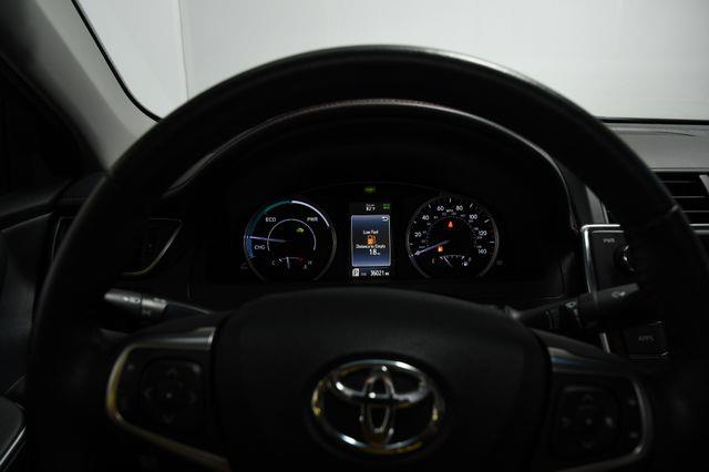 2015 Toyota Camry Hybrid SE photo