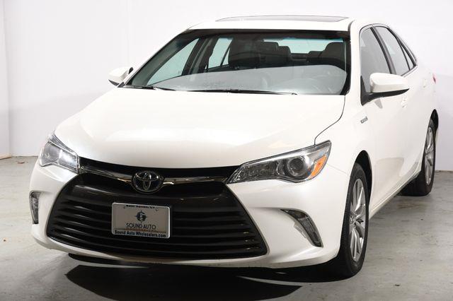 The 2015 Toyota Camry Hybrid XLE photos