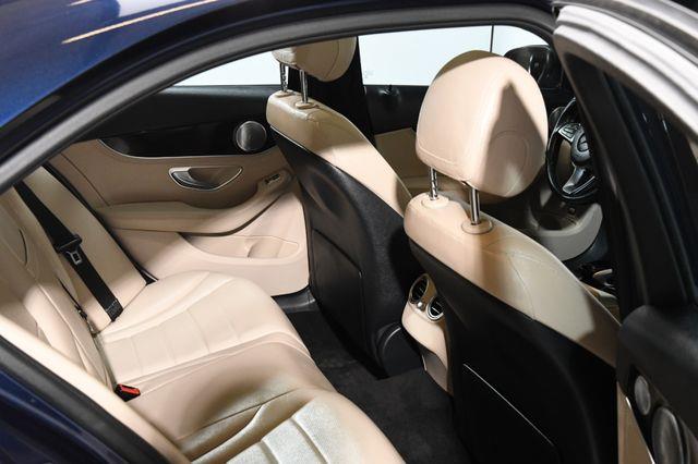 2015 Mercedes-Benz C 300 Luxury photo