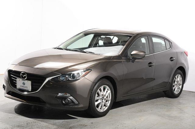 The 2015 Mazda Mazda3 i Grand Touring photos