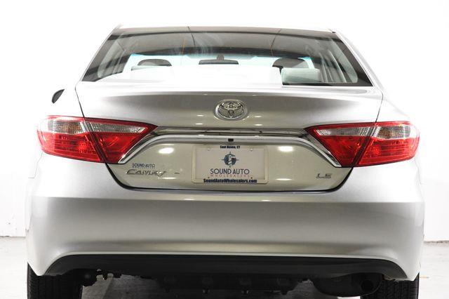 2015 Toyota Camry LE photo