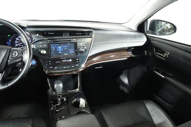 2015 Toyota Avalon Hybrid XLE Premium w/ Nav & Blind Spo photo