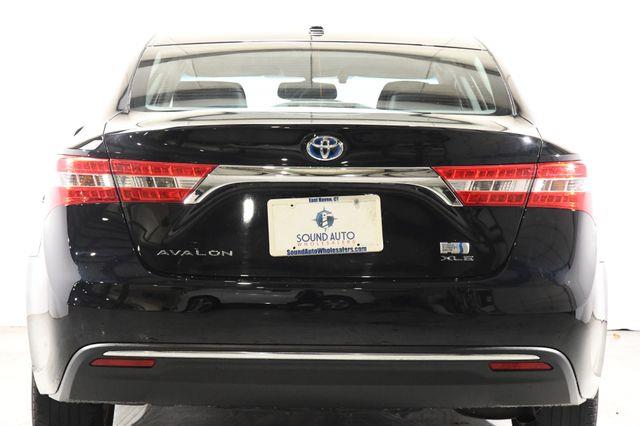 2015 Toyota Avalon Hybrid XLE Premium w/ Nav & Blind Spo photo