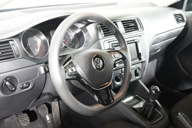 2015 Volkswagen Jetta 2.0L S w/Technology photo