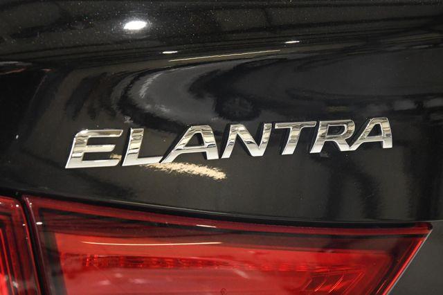 2016 Hyundai Elantra SE photo