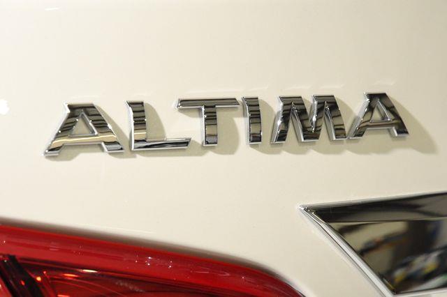 2016 Nissan Altima 2.5 SV photo
