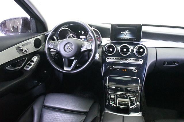 2016 Mercedes-Benz C 300 Luxury photo