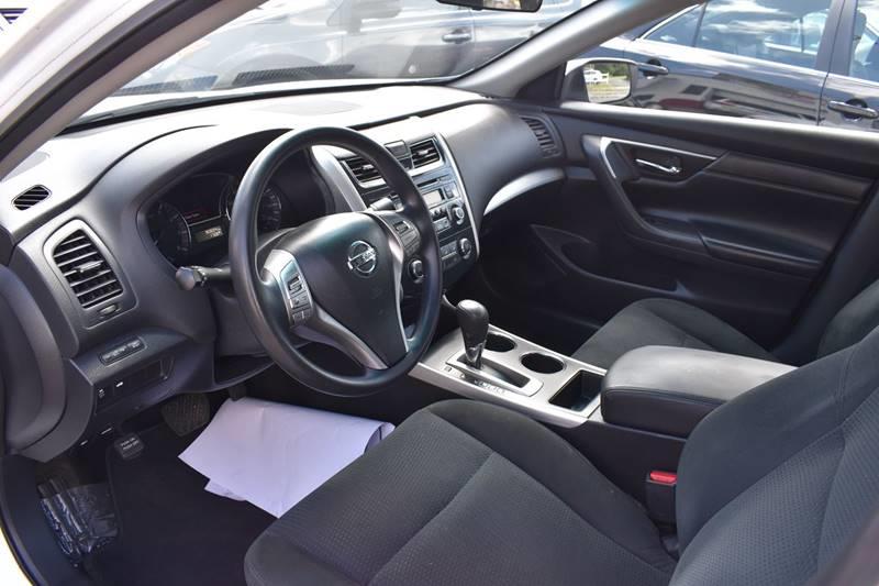 2015 Nissan Altima 2.5 S 4dr Sedan photo