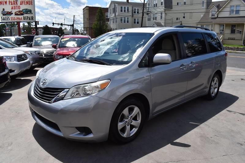 2011 Toyota Sienna LE 8-Passenger photo