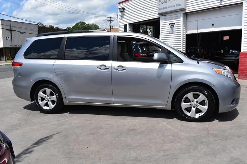 2011 Toyota Sienna LE 8-Passenger photo