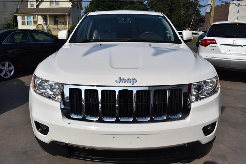 2011 Jeep Grand Cherokee Laredo photo