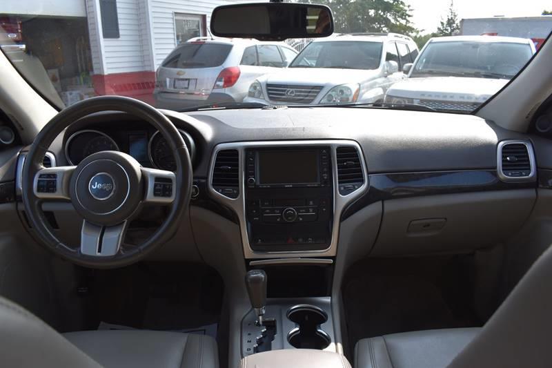 2011 Jeep Grand Cherokee Laredo photo