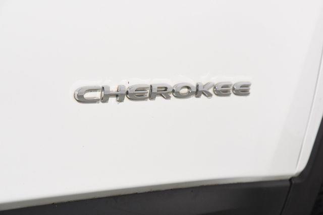 2015 Jeep Cherokee Limited Nav & Sunroof photo