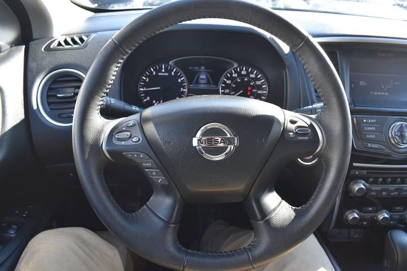 2015 Nissan Pathfinder SV 4x4 4dr SUV photo