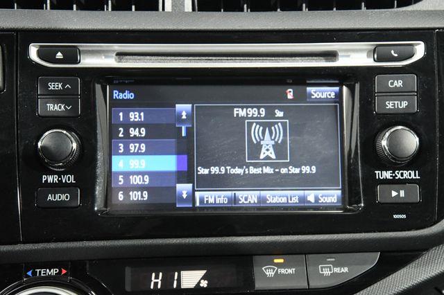 2015 Toyota Prius c Three photo