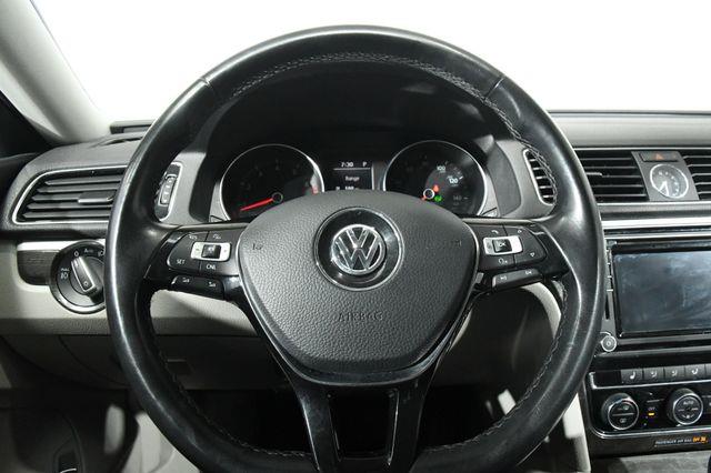 2016 Volkswagen Passat 1.8T SE w/Technology photo