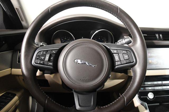 2016 Jaguar XF 35t Premium photo