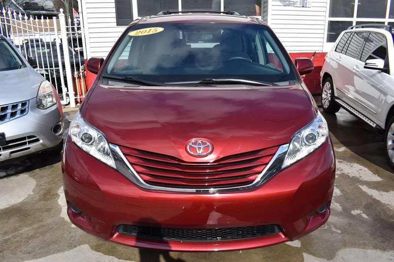 2015 Toyota Sienna LE 7 Passenger AWD 4dr Mini Va photo