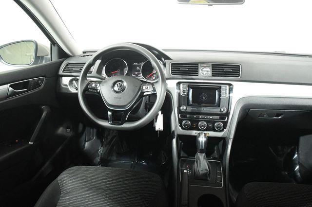 2016 Volkswagen Passat 1.8T S photo