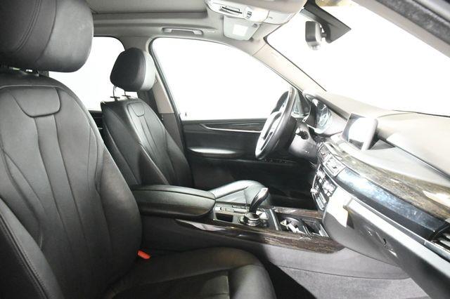 2016 BMW X5 xDrive35i Luxury photo