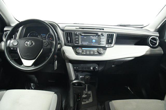 2016 Toyota RAV4 XLE photo