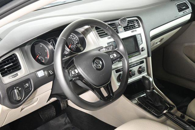 2015 Volkswagen Golf SportWagen TDI S photo