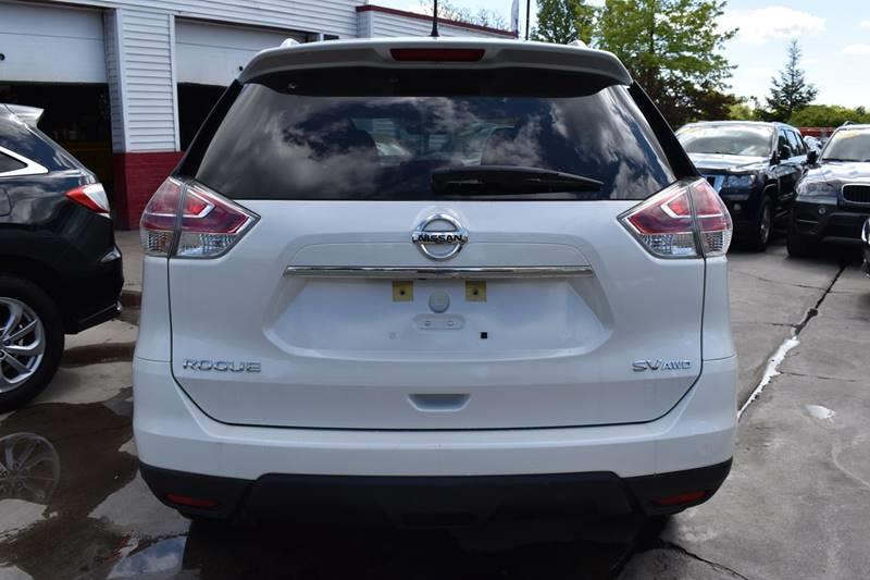 2016 Nissan Rogue AWD 4dr SV photo