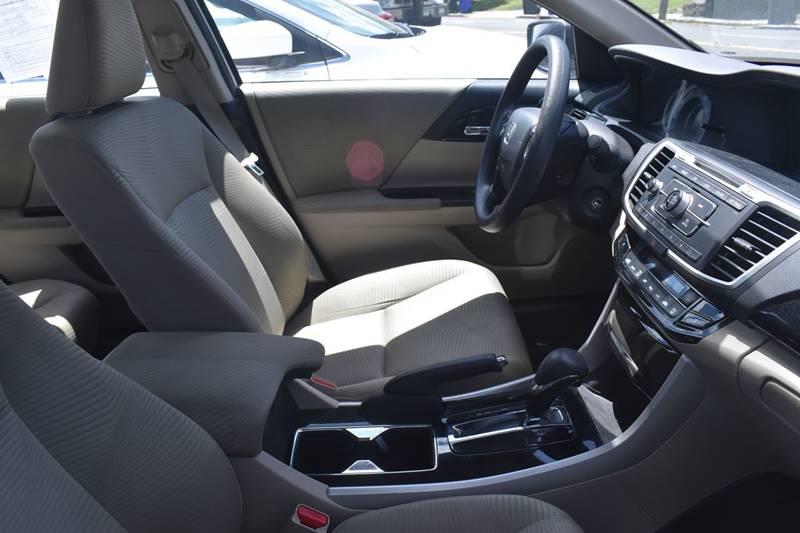 2016 Honda Accord LX 4dr Sedan CVT photo