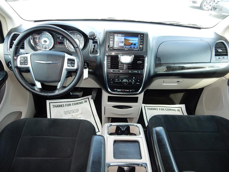 2012 Chrysler Town & Country Touring photo