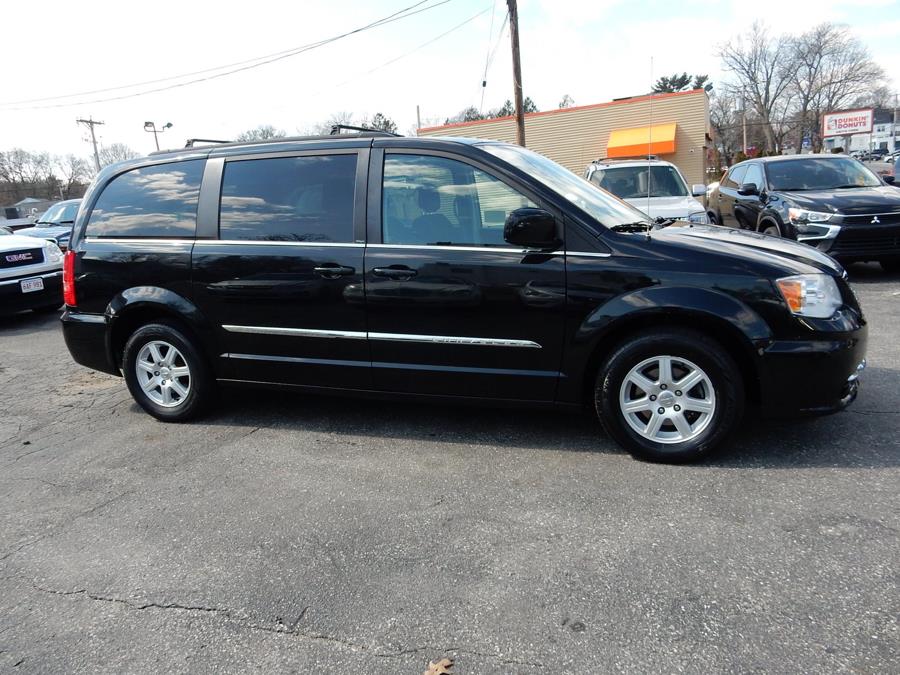 2012 Chrysler Town & Country Touring photo