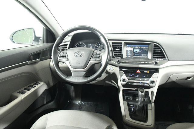 2017 Hyundai Elantra SE w/ Tech photo